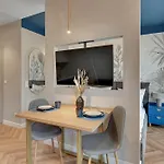 żurawie - Food Hall&stocznia By Downtown Hotel apartamentowy Gdańsk