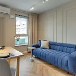 żurawie - Food Hall&stocznia By Downtown Hotel apartamentowy 3*