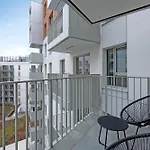 żurawie - Food Hall&stocznia By Downtown Hotel apartamentowy Gdańsk