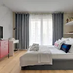 żurawie - Food Hall&stocznia By Downtown Hotel apartamentowy