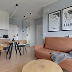 żurawie - Food Hall&stocznia By Downtown Hotel apartamentowy Gdańsk