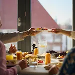 żurawie - Food Hall&stocznia By Downtown 3*