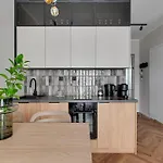 Zurawie - Food Hall & Stocznia By Downtown Gdańsk