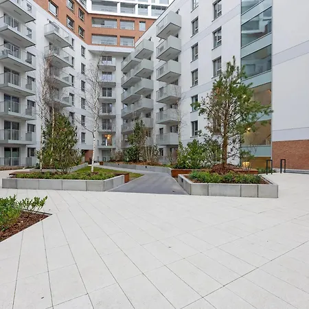 Zurawie - Food Hall & Stocznia By Downtown غدانسك