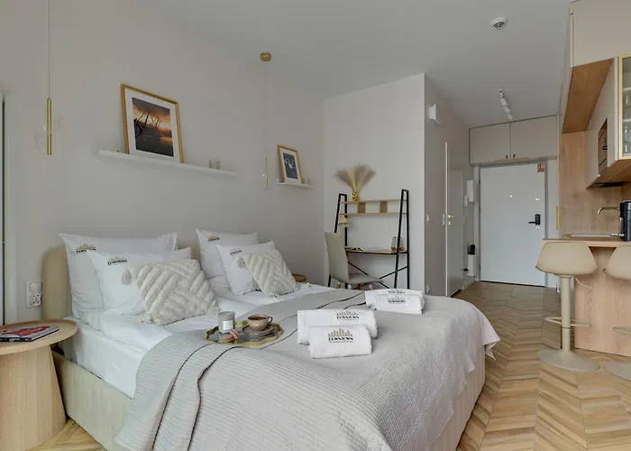 żurawie - Food Hall&stocznia By Downtown Hotel apartamentowy