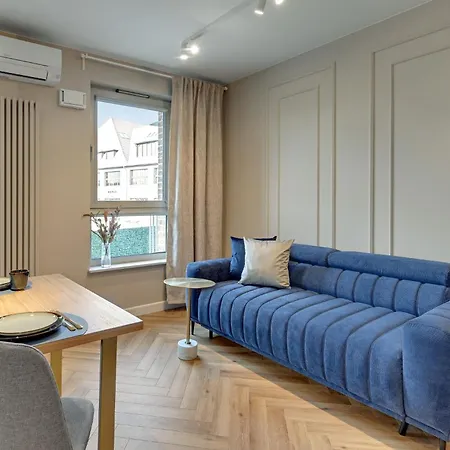 Zurawie - Food Hall & Stocznia By Downtown Apartahotel 3*